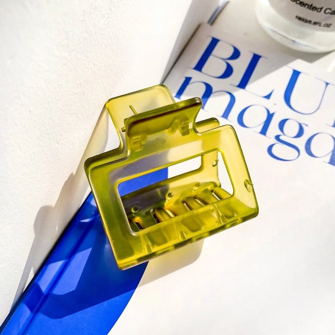 Transluscent Hair Claw